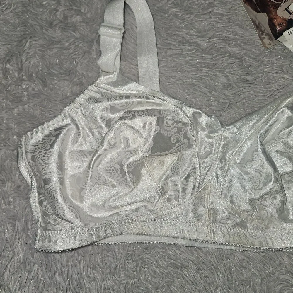 NWT Bali Women's Wirefree Bra Size 38DD White Floral Paisley Print Set of 2 Vtg